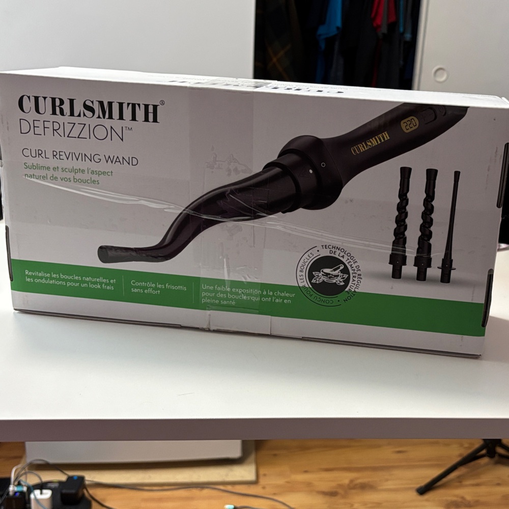 Curlsmith Defrizzion Curl Reviving Wand - Black